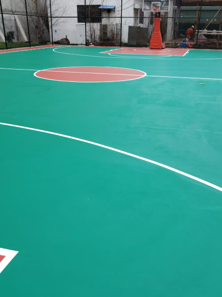 中卫 球场长期使用易出现地面开裂